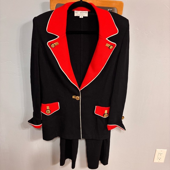 St. John Collection Black and Red Knit Jacket w Gold Buttons Sz 8 (runs big) EUC - Picture 13 of 13